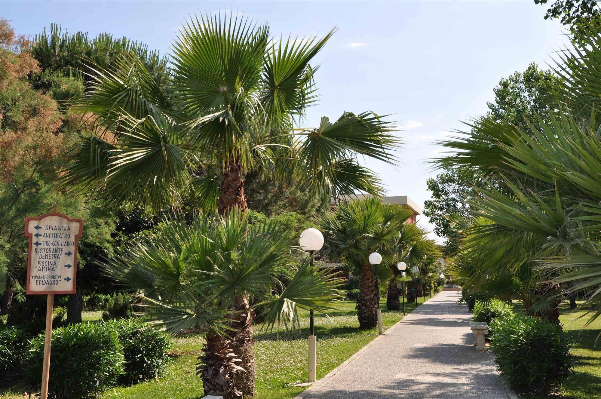 Centro Turistico Akiris 4*
